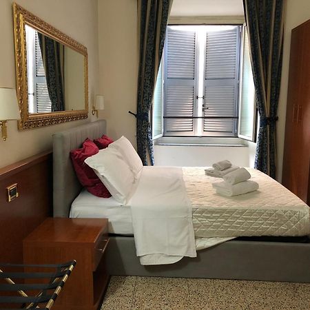 A Rosmini Suites Рим Экстерьер фото