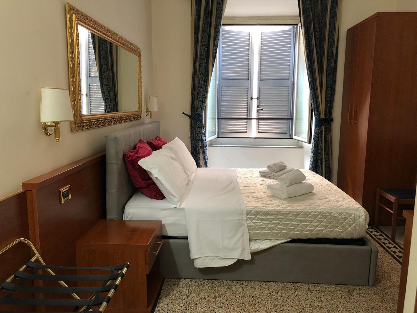 A Rosmini Suites Рим Экстерьер фото